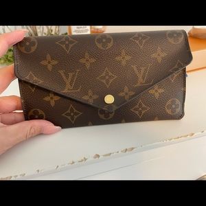 Authentic Louis Vuitton clutch/wallet